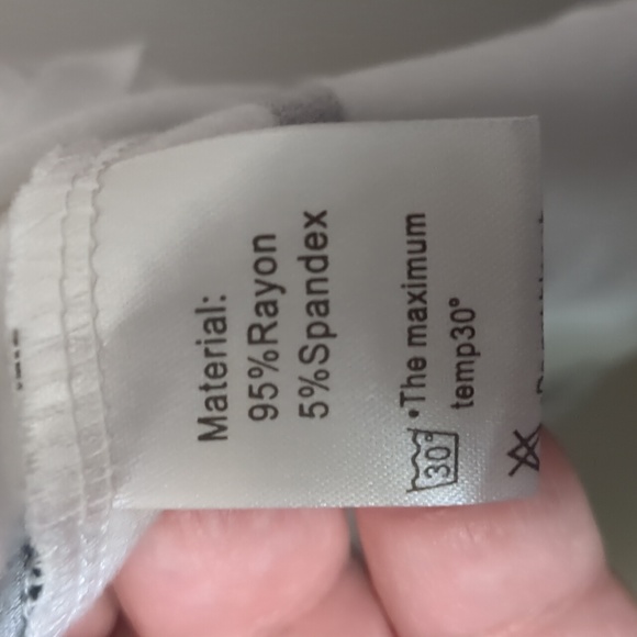 Flowy Tank Top Blouse - Picture 4 of 5